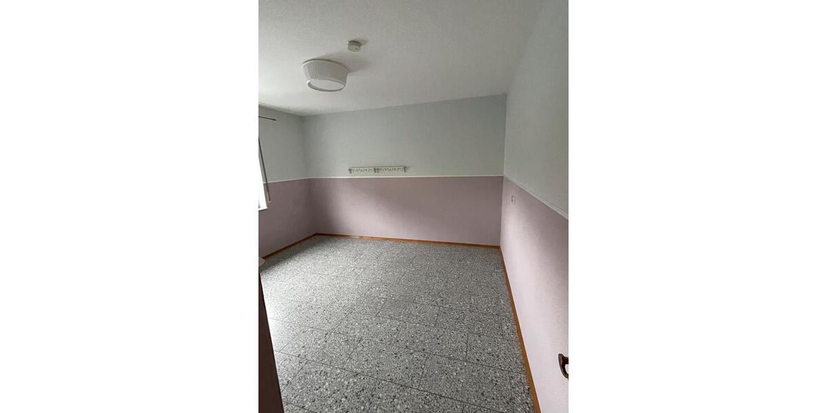 Hochparterre Rotenburg an der Fulda - 3 Zimmer, 85 m&sup2;, 730&euro; | Angebot:26223326