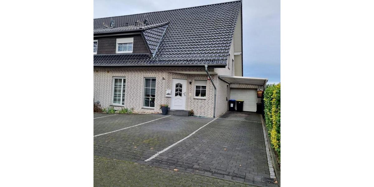 Doppelhaushälfte mit viel Platz & Garten 8 zimmer