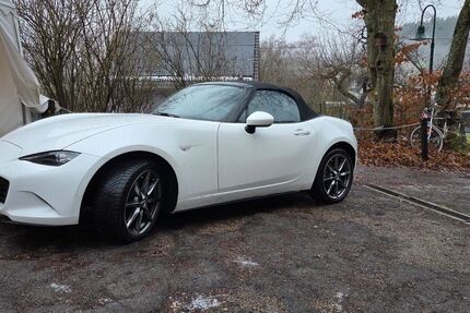 Mazda MX-5 59.000 km 24.500 &euro; Roth an der Our 54675