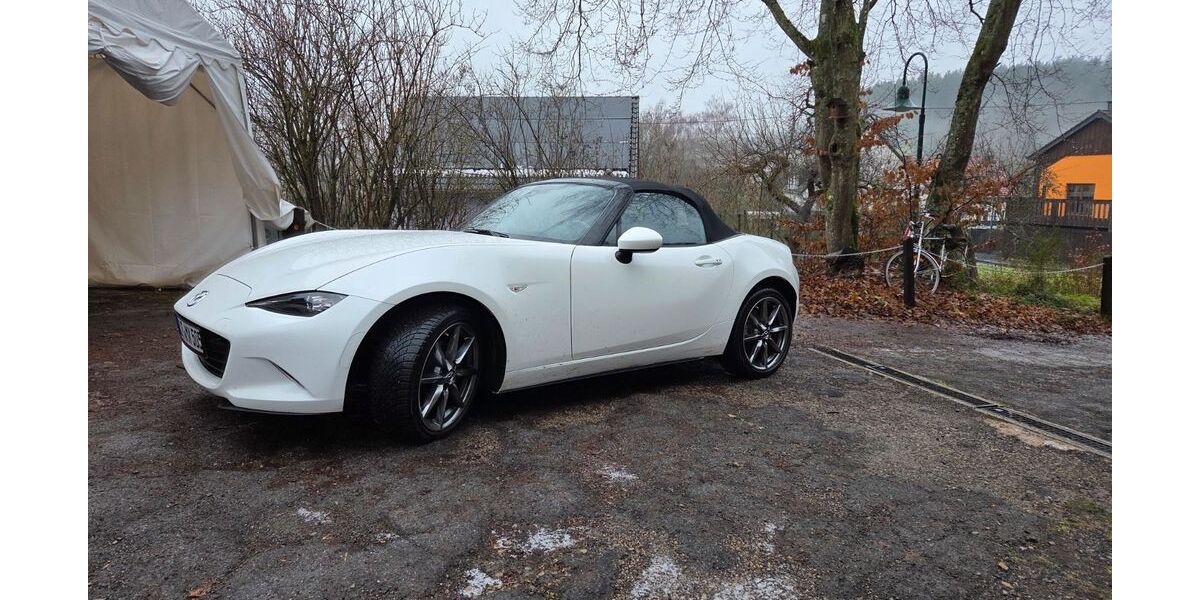 Mazda MX-5 59.000 km 24.500 &euro; Roth an der Our 54675