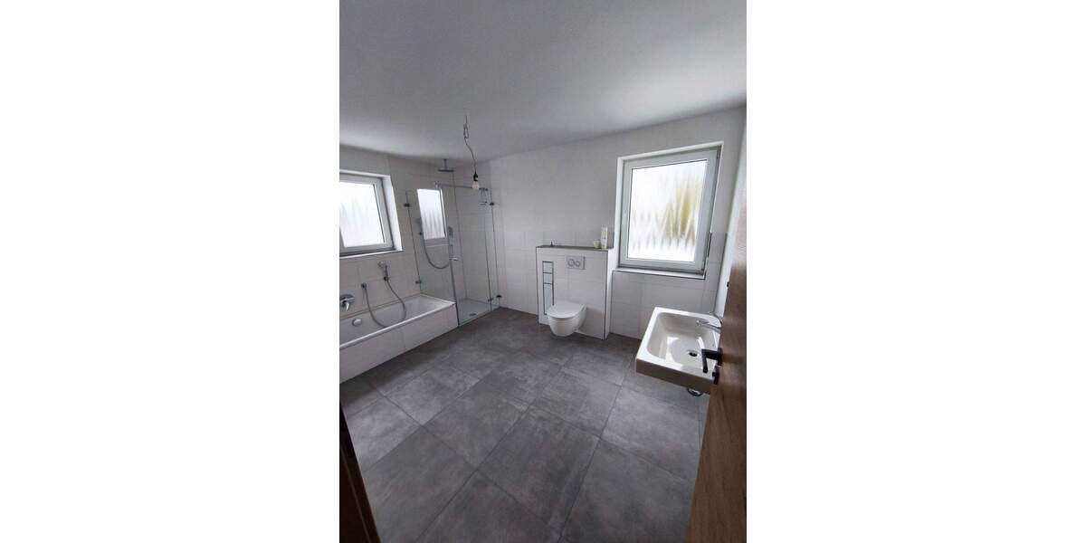 Einfamilienhaus Igensdorf Pettensiedel - 1 Zimmer, 240 m&sup2;, 2.200&euro; | Angebot:25140505