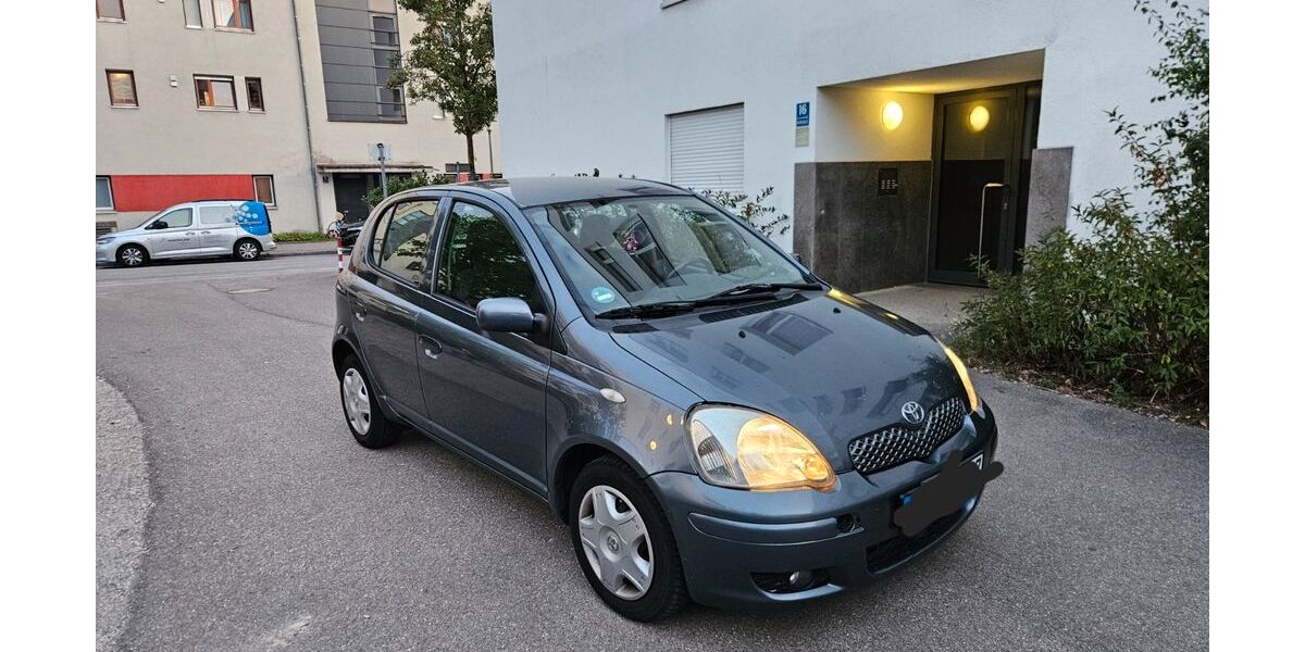 Toyota Yaris 198.725 km 2.000 &euro; München 81829