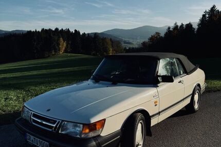 Saab 900