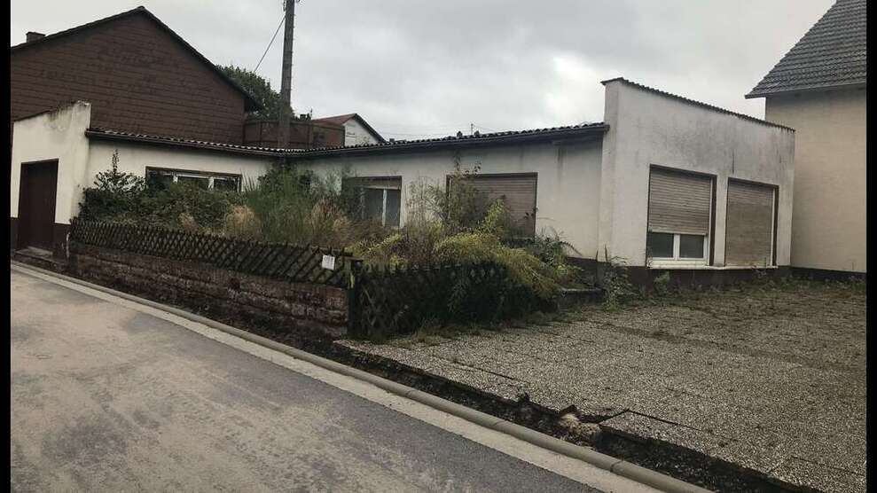 Halle in Esthal 69.000 € 120 m²