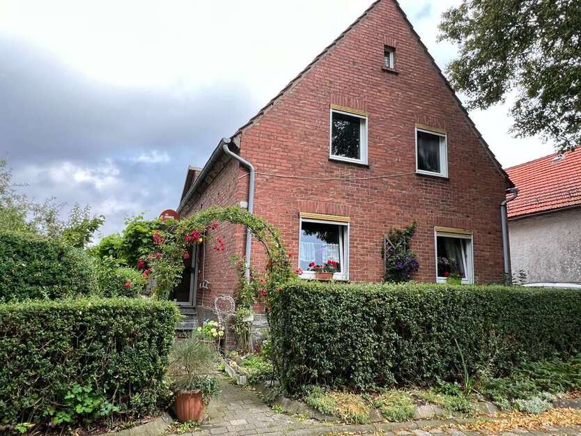 Haus zum Kaufen in Beverungen 89.000 € 100 m²