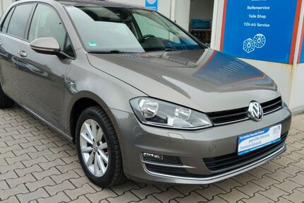 VW Golf 113.529 km 9.999 € Jade 26349