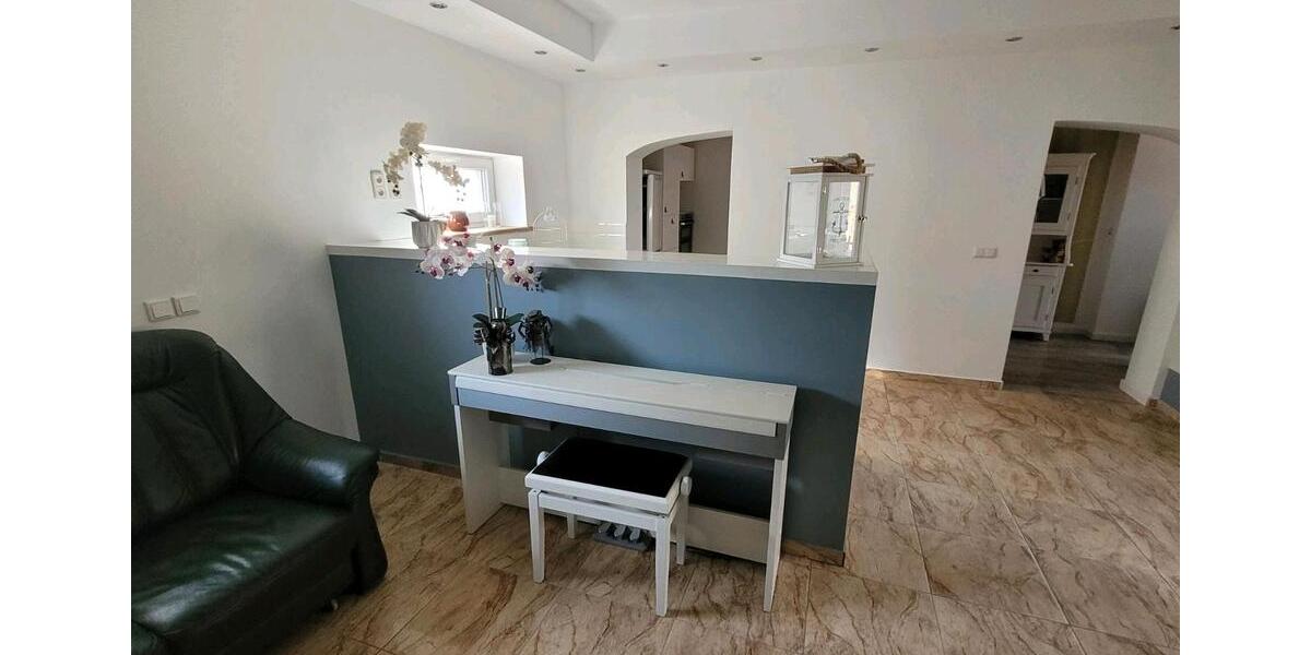 Wohnheinheit im Haus... WG, Familien und Handwerker 4 zimmer