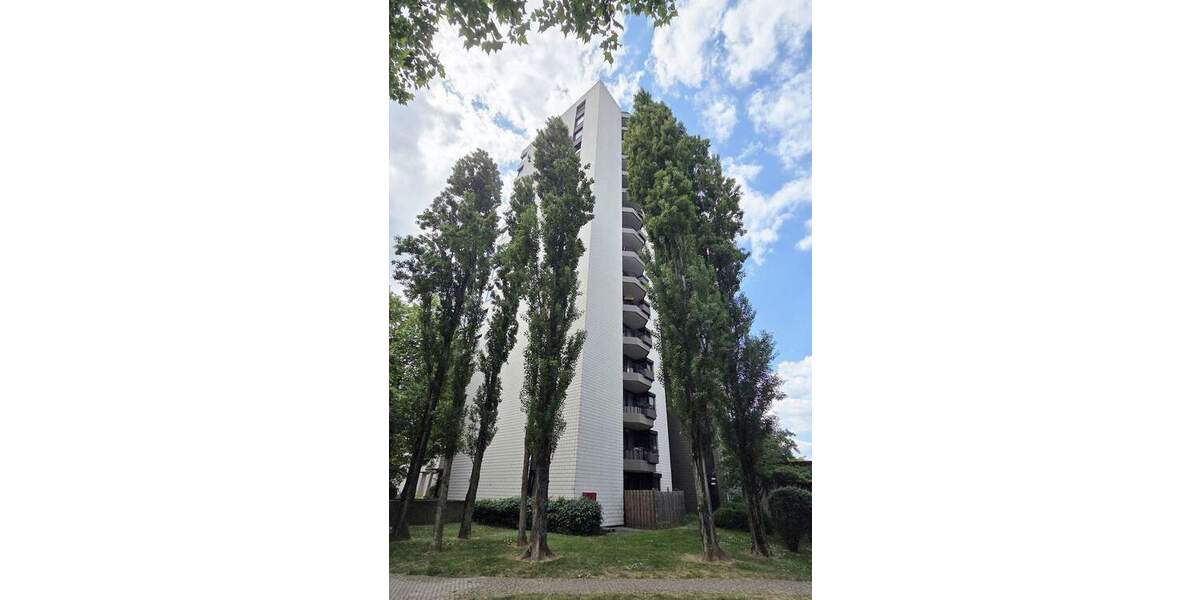 Renovierte 3-Zimmer-Wohnung mit neuem Boden, neuen Wänden, Balkon, Wannenbad, Gäste-WC, Aufzug 3 zimmer