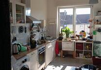 3 Zimmer Wohnung, 2 Balkonen und Garage von Juli bis September