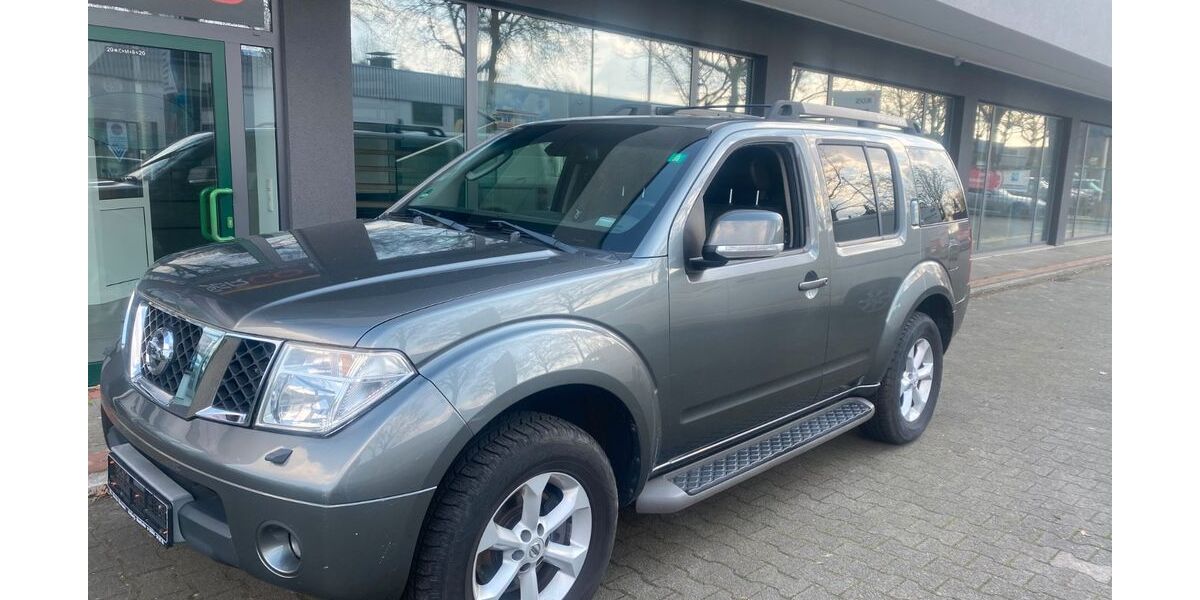 Nissan Pathfinder 199.000 km 7.600 &euro; Gütersloh 33334