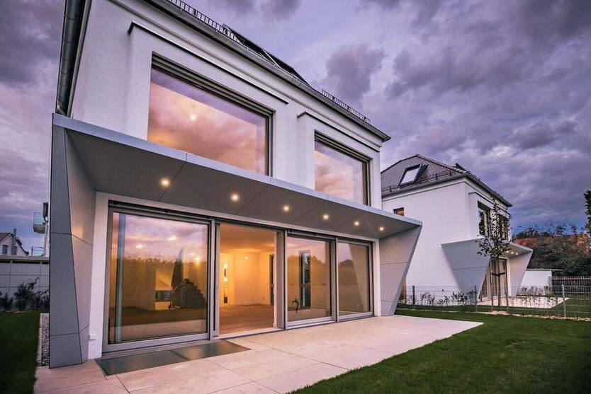 Neubau Einfamilienhaus mit Tiefgarage und Traumblick 6 zimmer