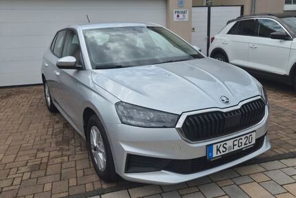 Skoda Fabia 12.500 km 13.999 &euro; BAUNATAL 34225