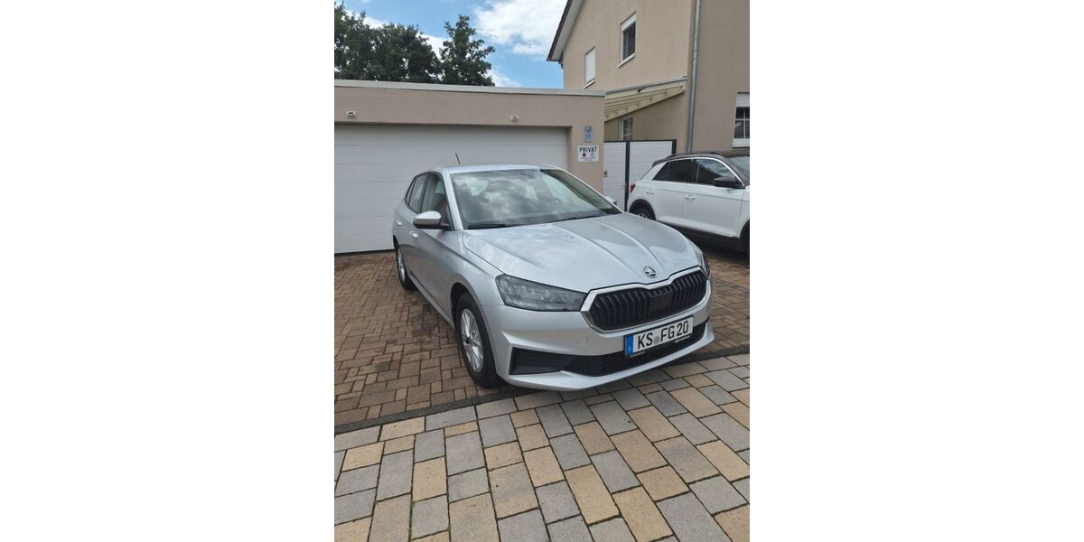 Skoda Fabia 12.500 km 13.999 &euro; BAUNATAL 34225