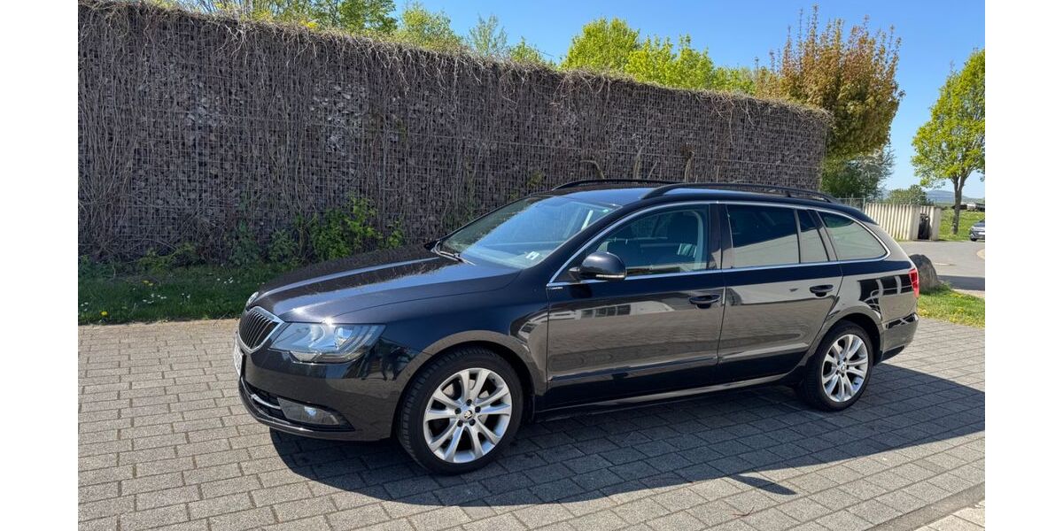 Skoda Superb 160.363 km 10.100 &euro; Ochtendung 56299