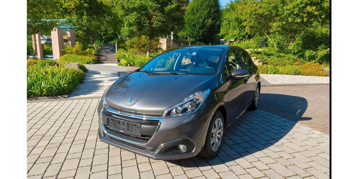 Peugeot 208 16.116 km 9.200 &euro; St. Gangloff 07629