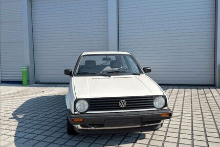 VW Golf 34.379 km 5.200 &euro; Karlsruhe 76139