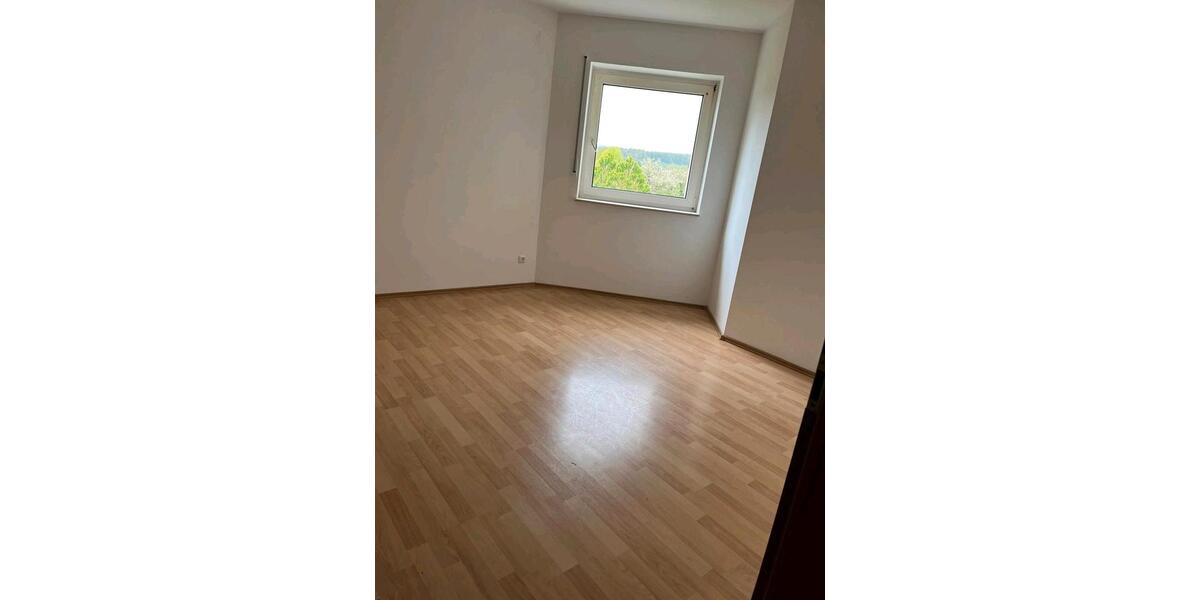 Etagenwohnung Erbach - 3 Zimmer, 80 m&sup2;, 850&euro; | Angebot:26388740