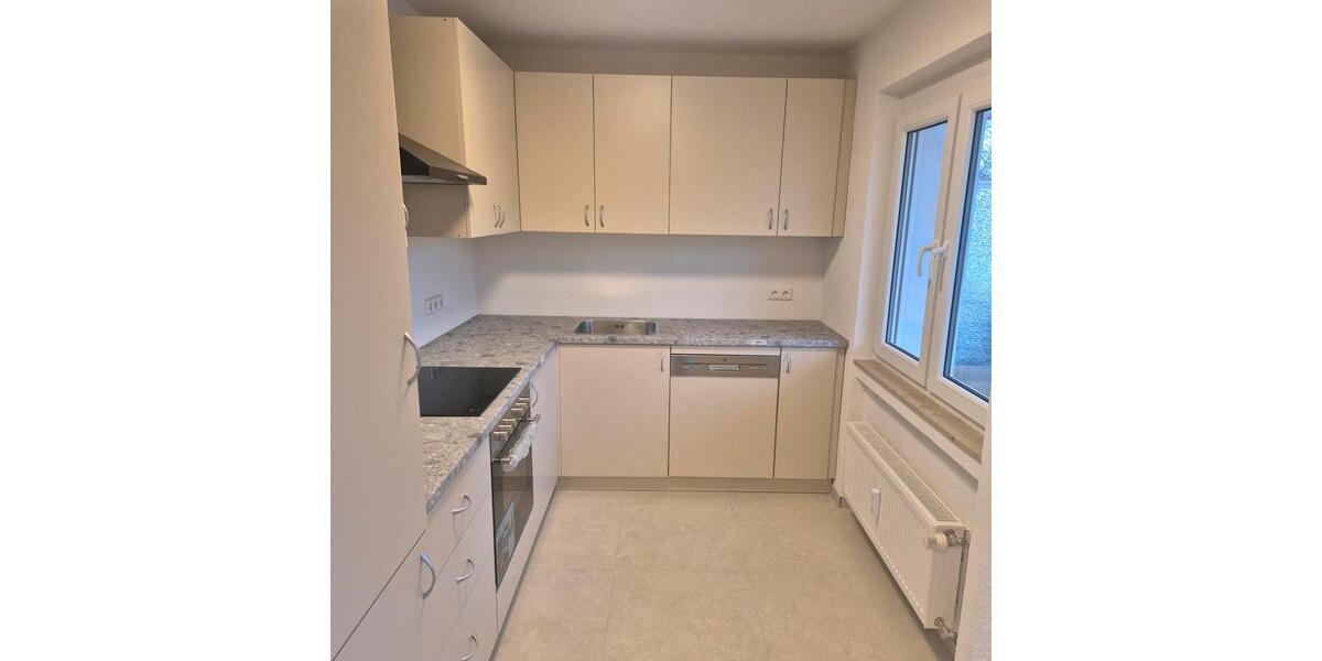 Etagenwohnung Freiburg im Breisgau - 2.5 Zimmer, 74 m&sup2;, 1.700&euro; | Angebot:25543337