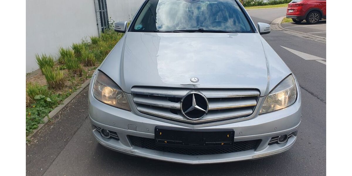 Mercedes-Benz C 250 324.000 km 4.200 &euro; Köln 50827