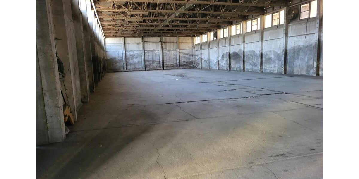 Halle zu vermieten zimmer