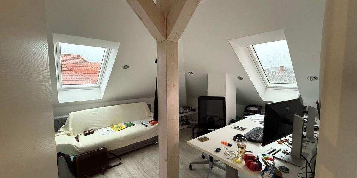 Traumhafte DG-Wohnung mit Kamin und 2 Dachterrassen 5 zimmer