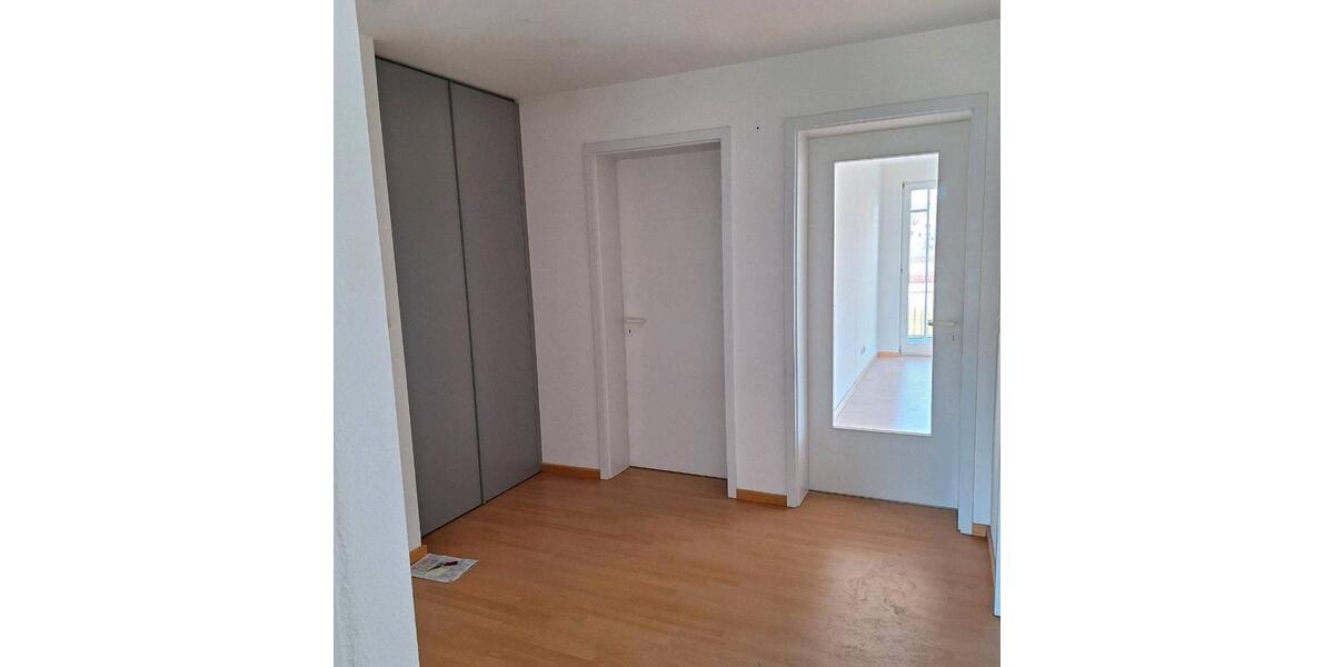 Hochparterre Wald - 3 Zimmer, 86 m&sup2;, 900&euro; | Angebot:26235944