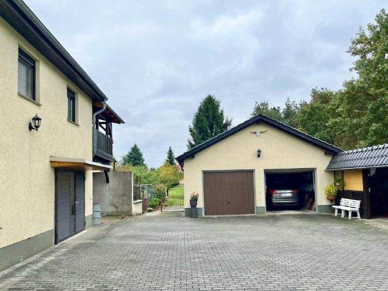 Seitengebäude mit großem überdachten Balkon 5 zimmer