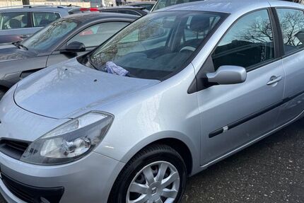Renault Clio 130.247 km 2.990 € Lübeck 23556
