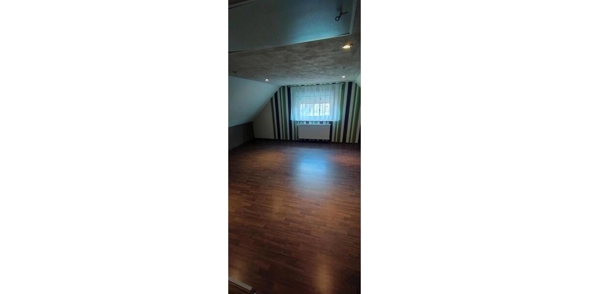 Maisonettenwohnung Essen (Oldenburg) - 7 Zimmer, 200 m&sup2;, 249.500&euro; | Angebot:23702848