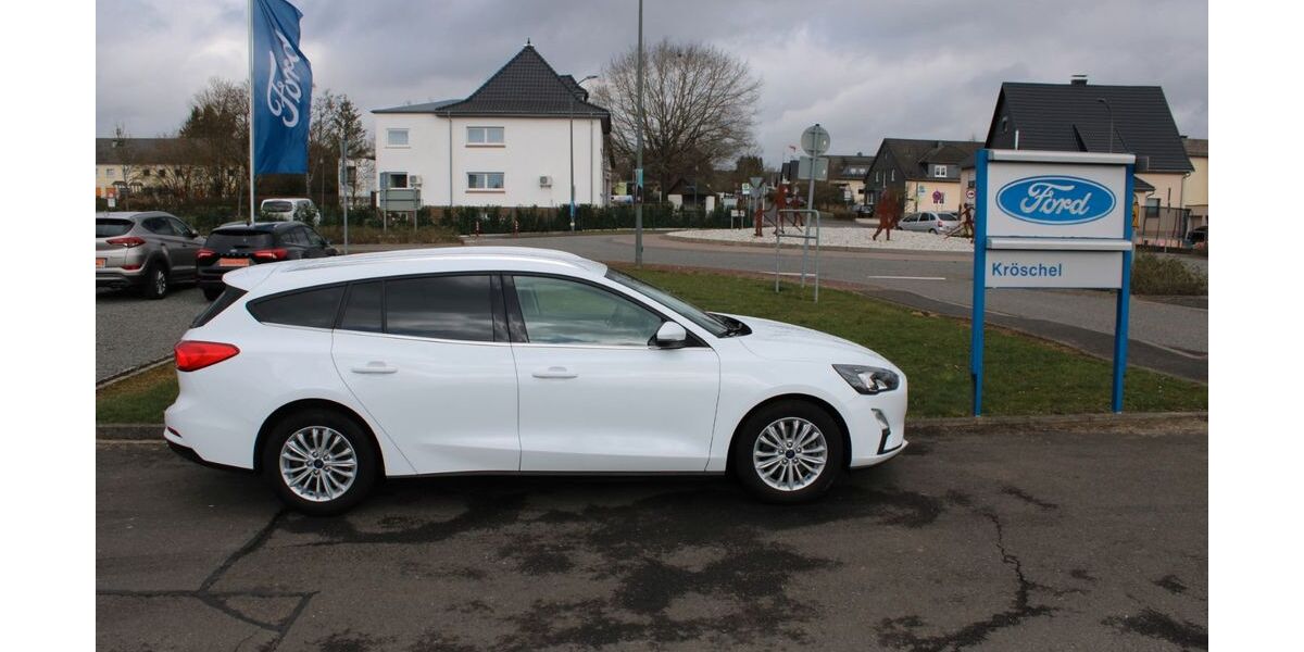 Ford Focus 105.000 km 13.990 &euro; Speicher 54662