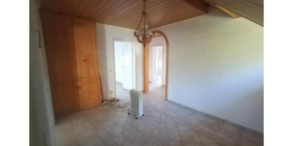 Einfamilienhaus Ranstadt - 9 Zimmer, 280 m&sup2;, 490.000&euro; | Angebot:27083584