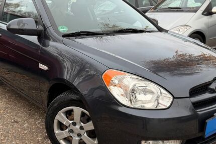 Hyundai Accent 156.734 km 2.490 &euro; Berlin 13089