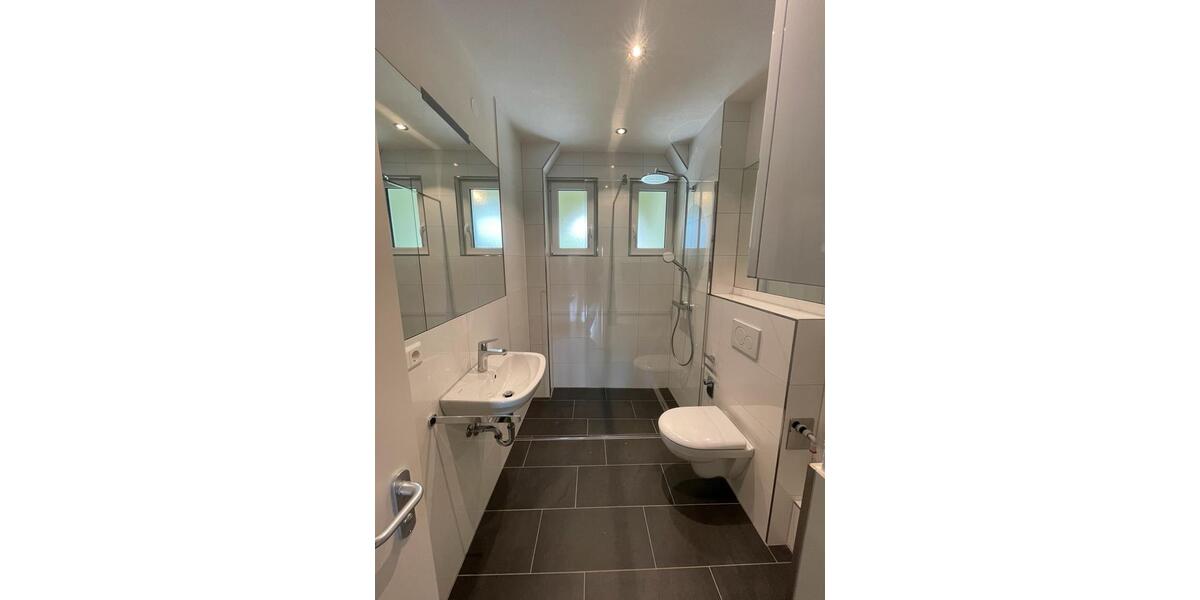 Etagenwohnung Freiburg im Breisgau Brühl - 3 Zimmer, 92 m&sup2;, 1.823&euro; | Angebot:26348703