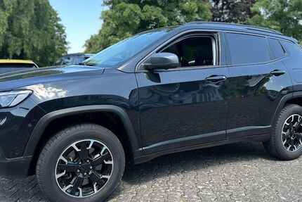 Jeep Compass 64.122 km 21.990 € Willebadessen 34439