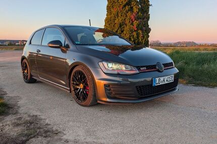 VW Golf 124.780 km 16.222 &euro; Schwieberdingen 71701