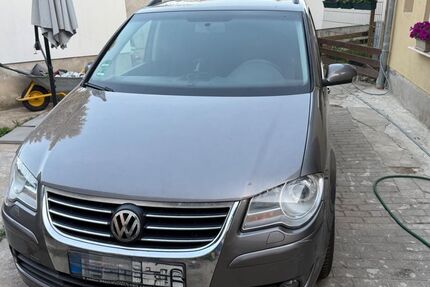 VW Touran 334.000 km 2.700 &euro; Leipzig 04177