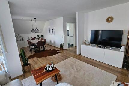 Neuenstadt: Moderne 2,5-Zi.-Wohnung m. Balkon, Top-Lage, Stellpl. zimmer