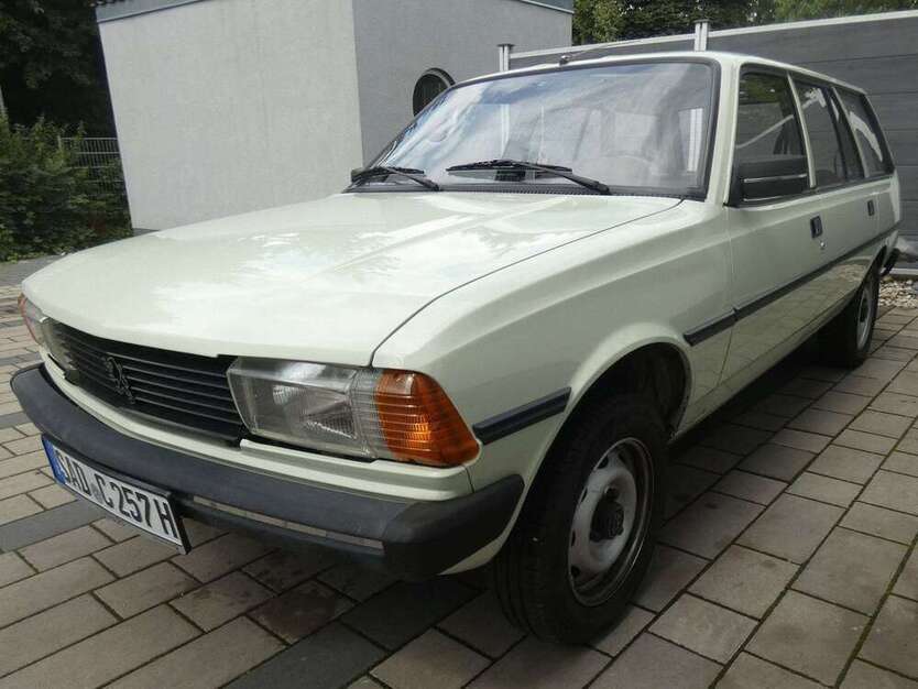 305