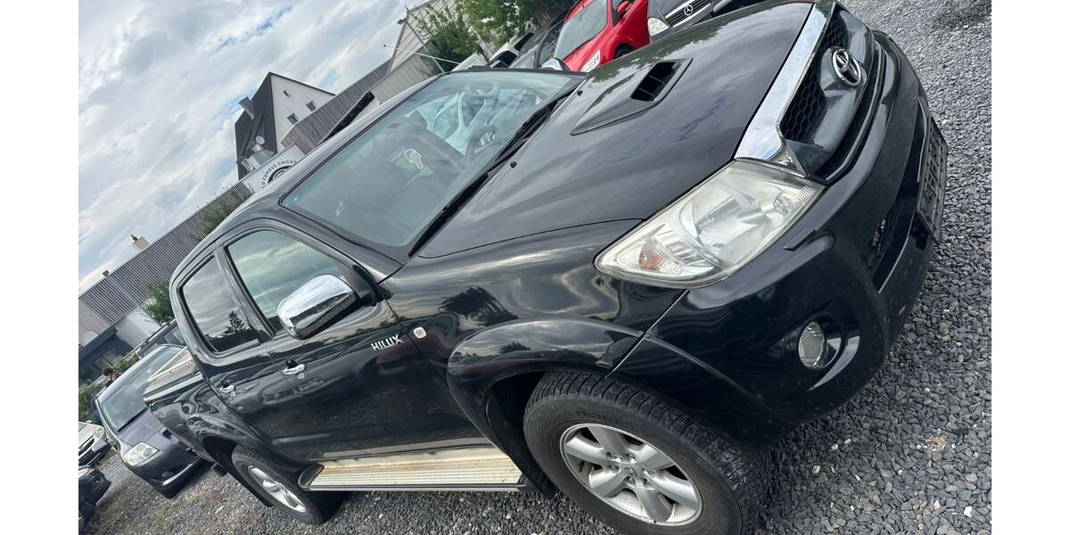 Toyota Hilux 221.000 km 12.300 &euro; Fürth 90763