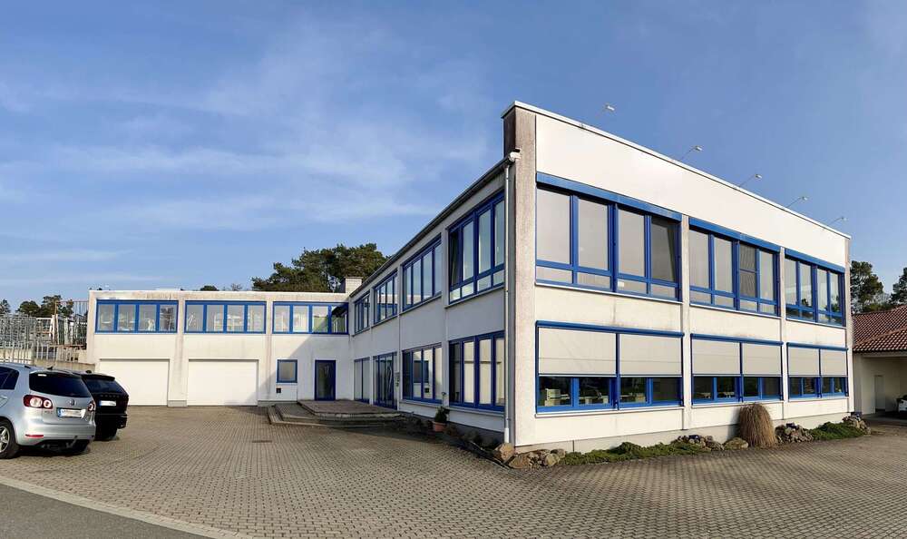 Halle in Bad Emstal 1.290.000 € 235 m² zimmer