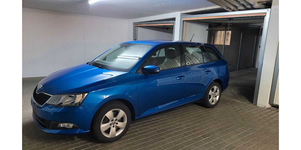 Skoda Fabia 99.000 km 10.150 &euro; Leonberg 71229