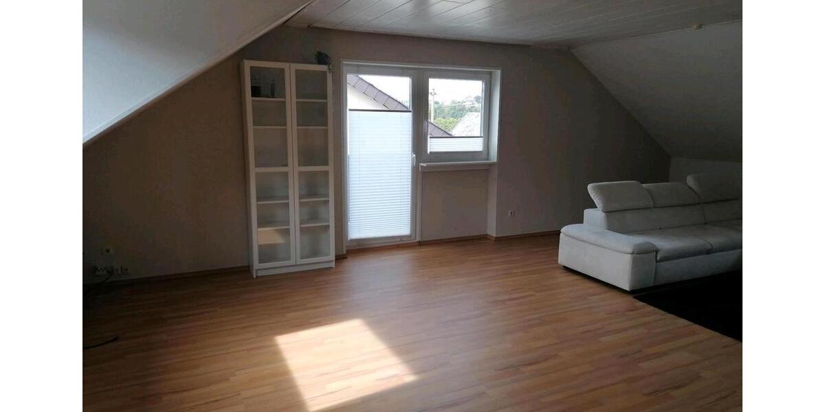 Dachgeschoßwohnung Marpingen - 5 Zimmer, 135 m&sup2;, 800&euro; | Angebot:26121979