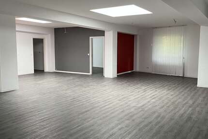 Gewerbeobjekt Eppstein-Vockenhausen Vockenhausen - 1.400&euro; | Angebot:21952943