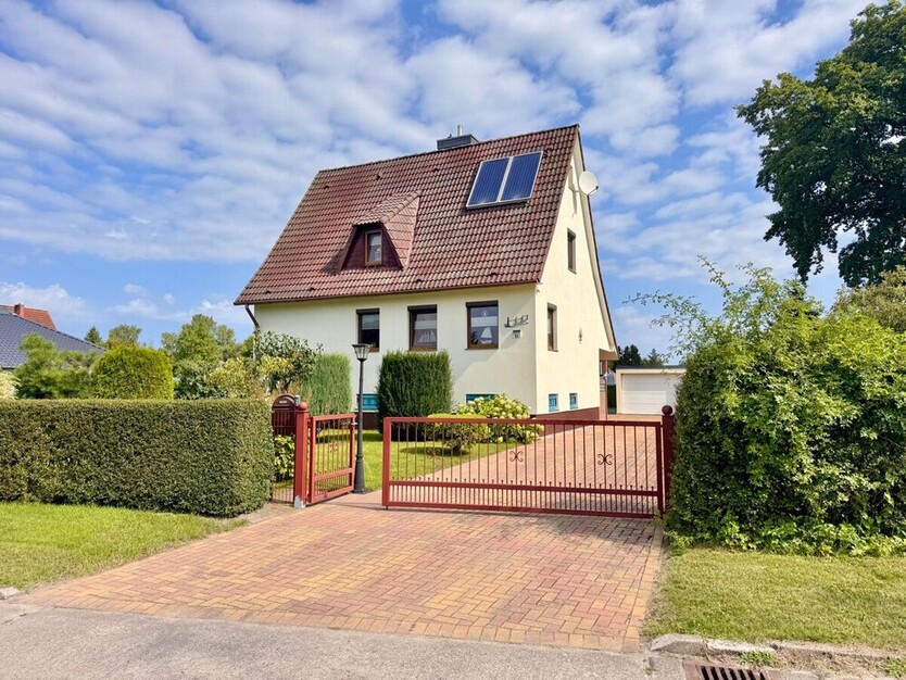 HORN IMMOBILIEN ++ tolles Einfamilienhaus in Ueckermünde, ruhige Lage, sehr gepflegt, Garage, Pool 4 zimmer