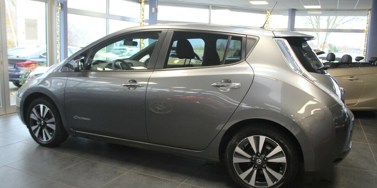 Nissan Leaf 30 kWh Tekna 360° 1.Hand 9.986 km 9.980 &euro; Euskirchen 53881