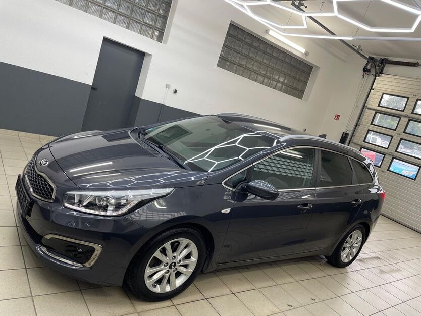 Kia ceed Sportswagon 130.600 km 7.900 € Kamen 59174