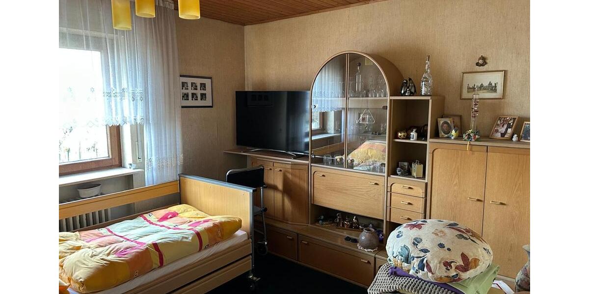 Eigentumswohnung im 2 Familienhaus 6 Zi. Terasse, Garage+Garten 6 zimmer