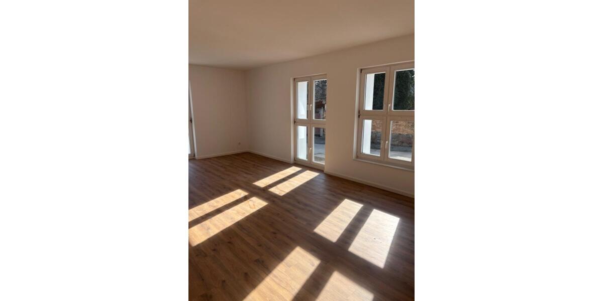 Erdgeschoßwohnung Bad Saarow - 4 Zimmer, 143 m&sup2;, 1.612&euro; | Angebot:25881455