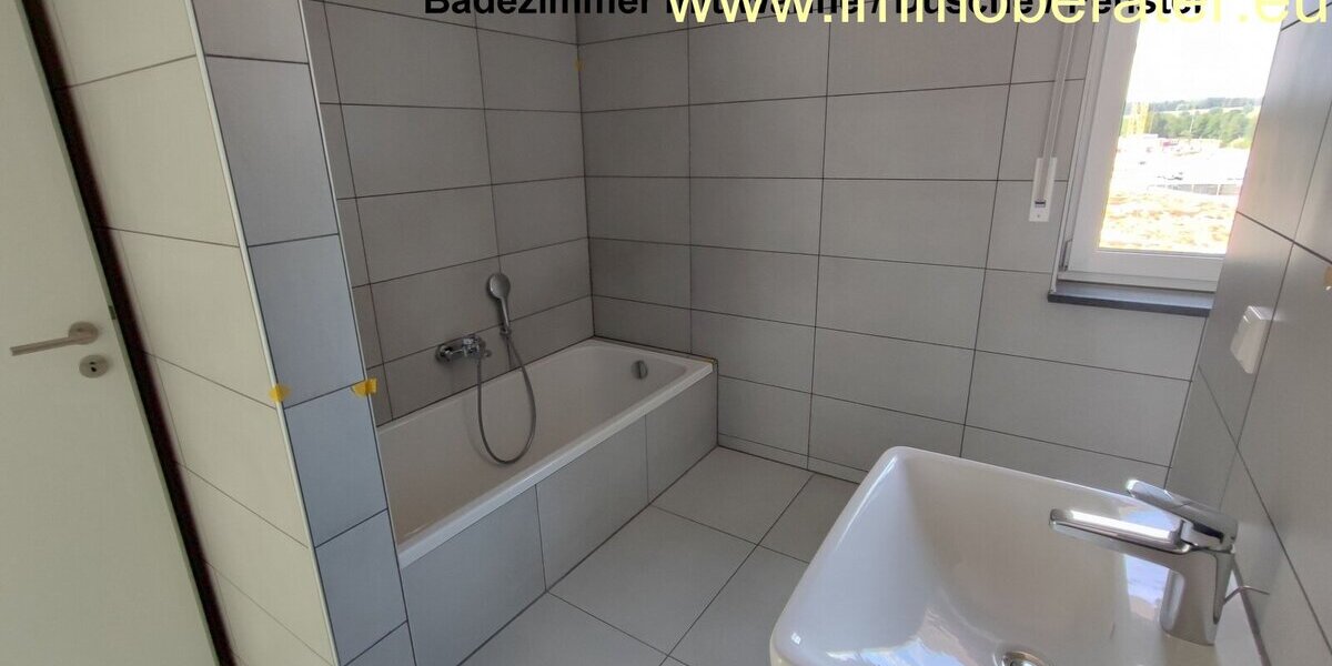 Als Wohnung oder Büro nutzbar Repräsentatives Penthouse 2-Zimmer - WFL 87 m² große Dachterrasse TG-Stellplatz vorhanden Energiesparhaus . - Einfamilienhaus Kemnath | Angebot:24548861
