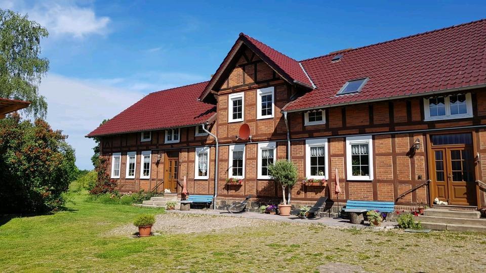 Bauernhaushälfte mit großem Garten
